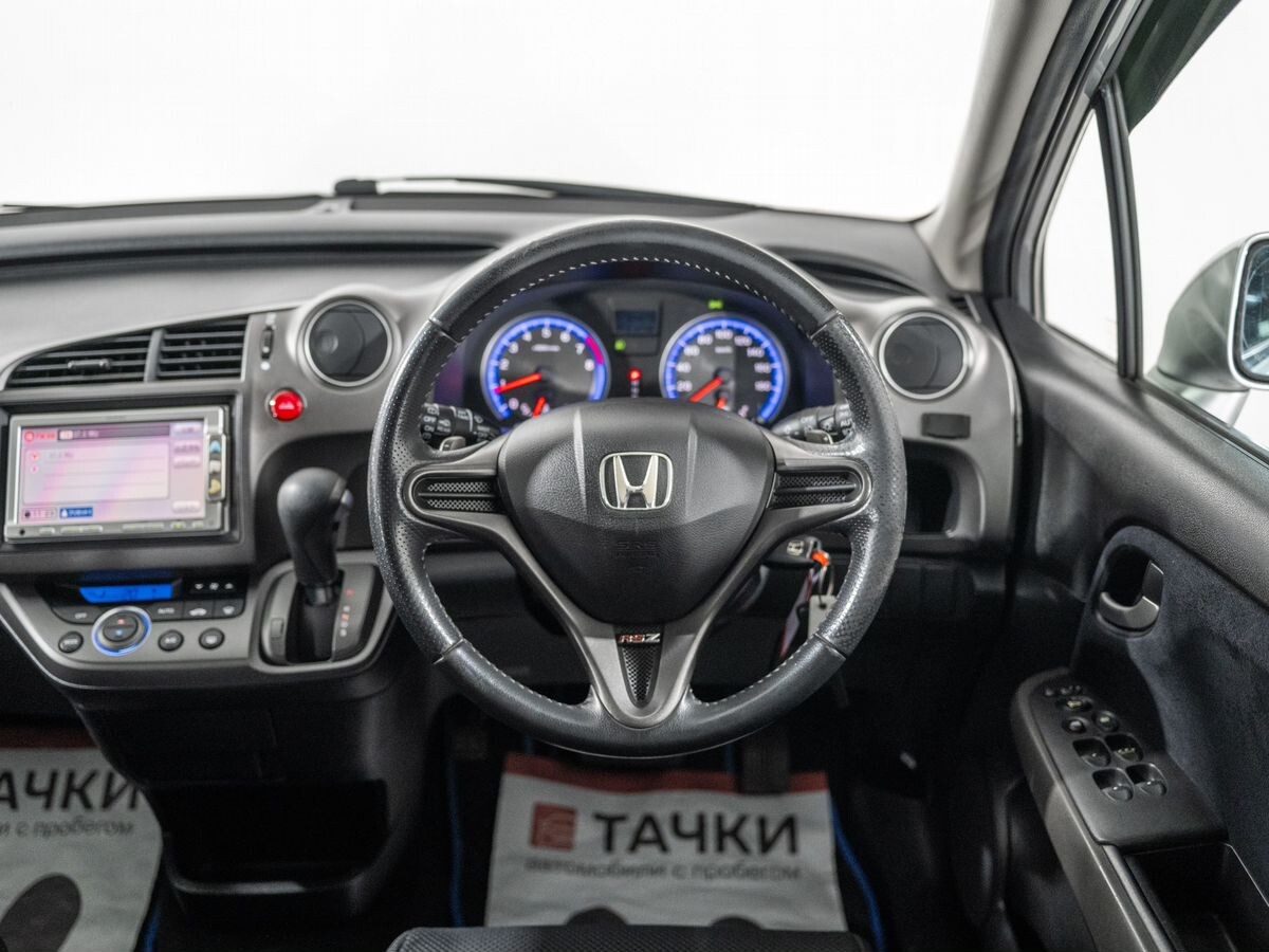 Honda Stream 2009 - фото автомобиля