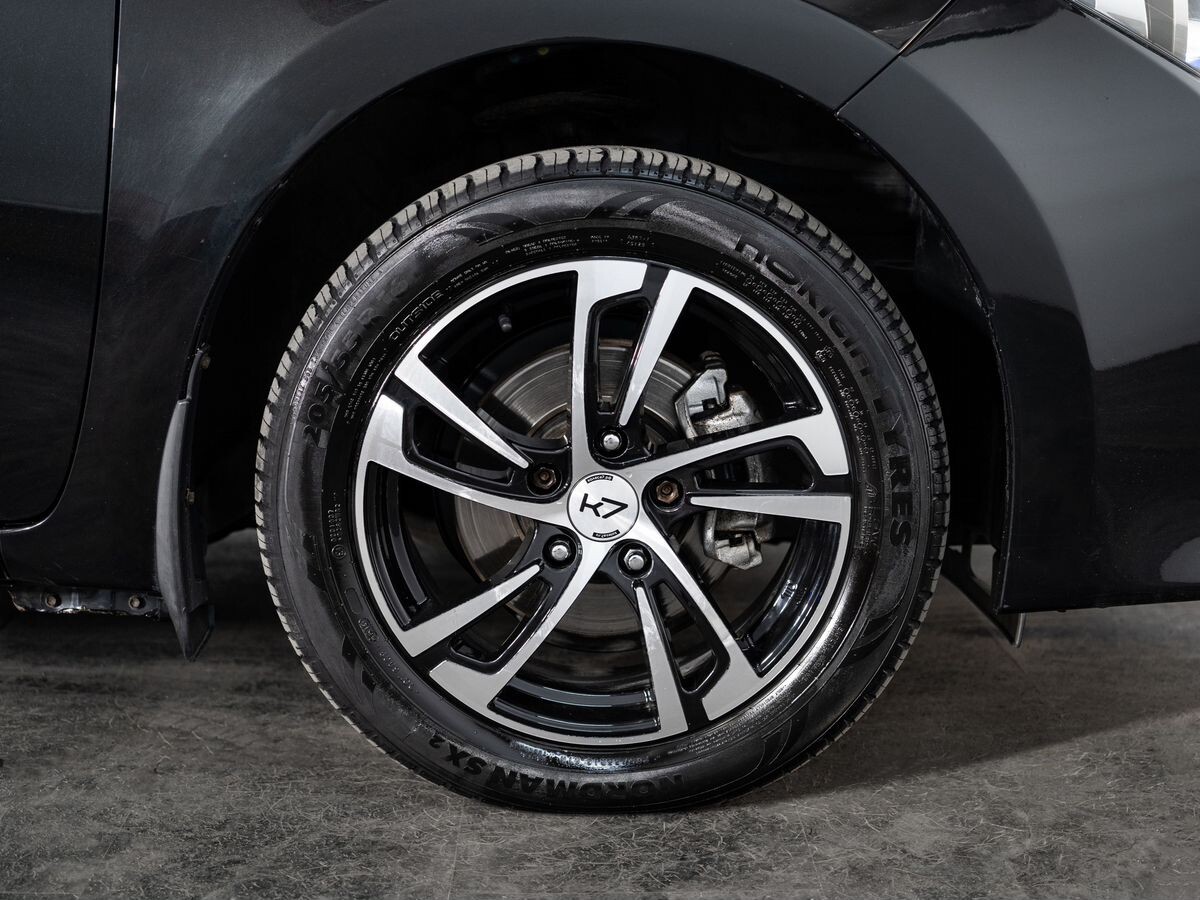 Toyota Corolla 2014 - фото автомобиля