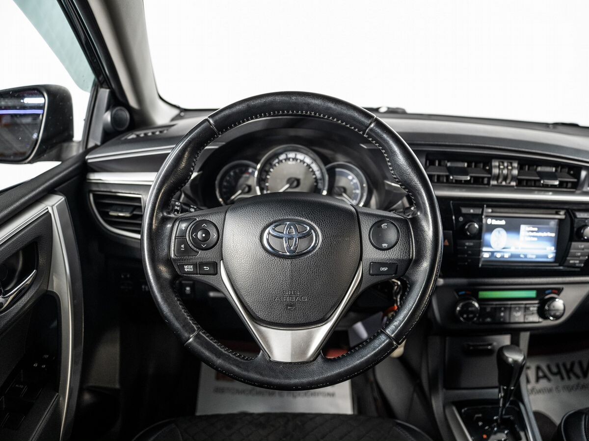 Toyota Corolla 2014 - фото автомобиля