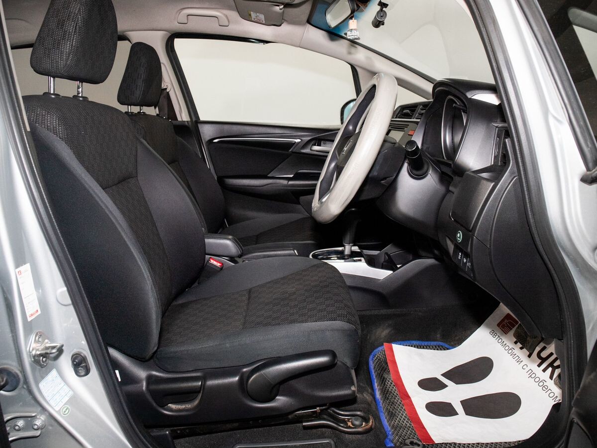 Honda Fit 2013 - фото автомобиля