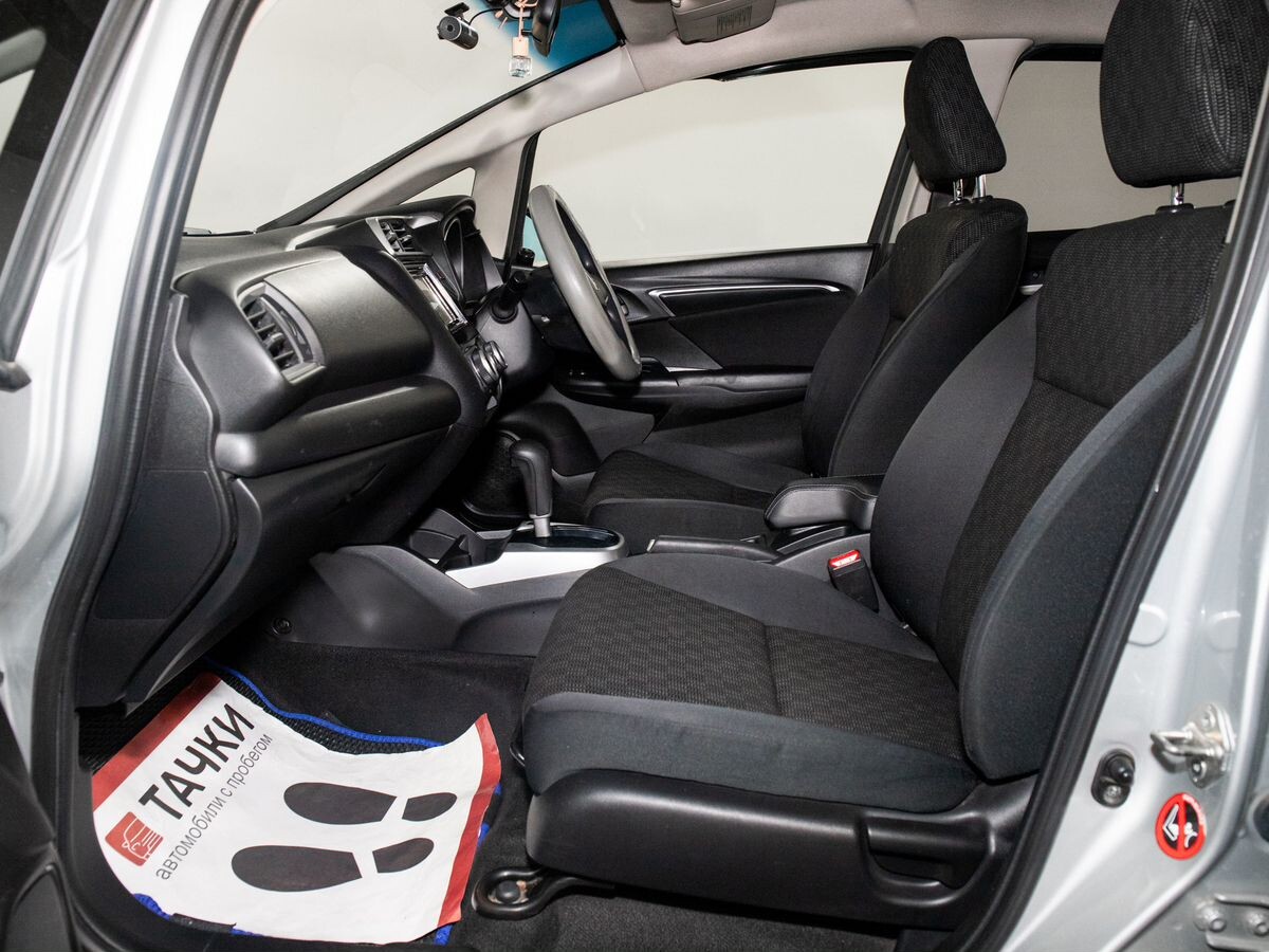 Honda Fit 2013 - фото автомобиля