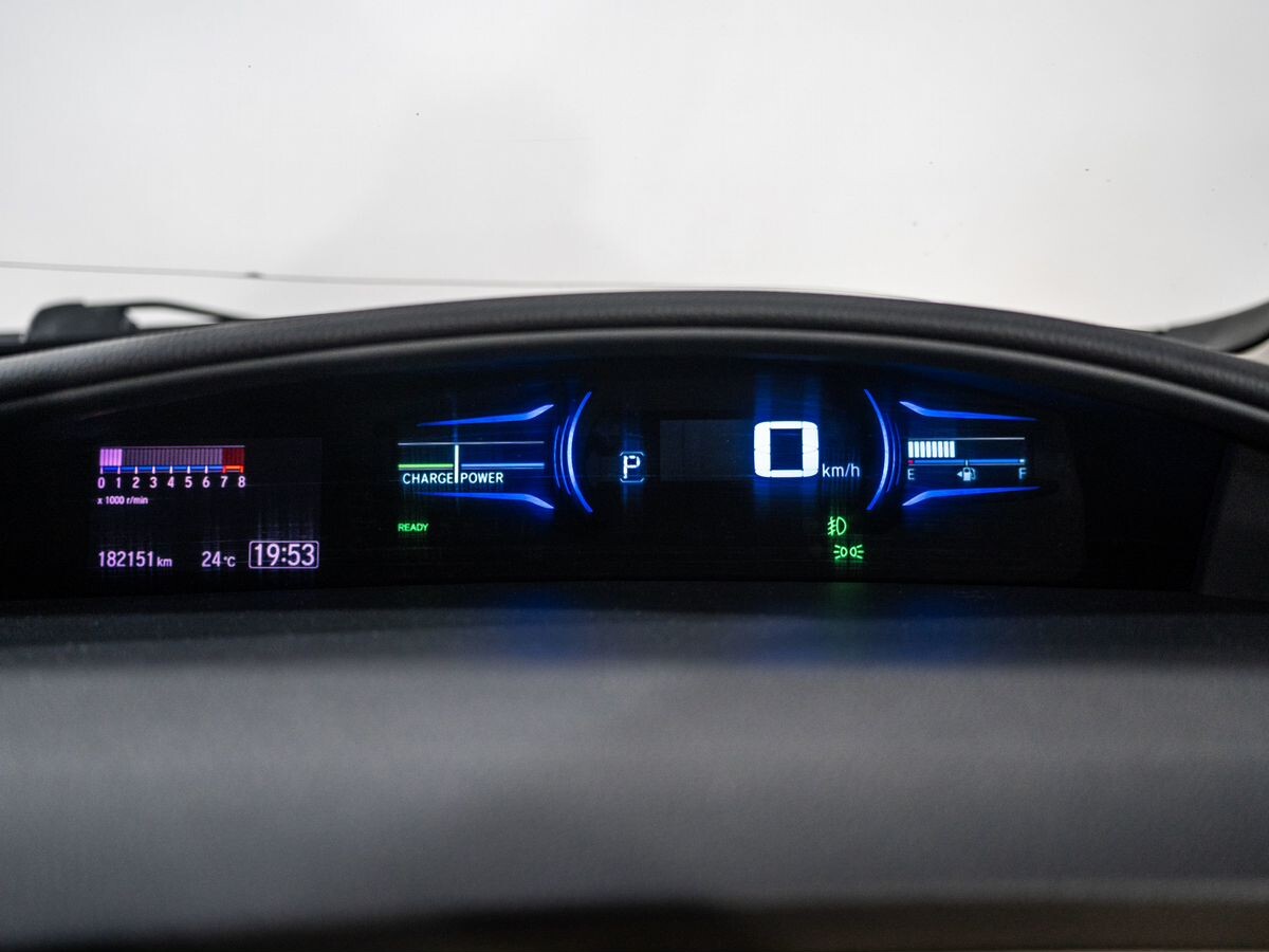 Honda Jade 2015 - фото автомобиля