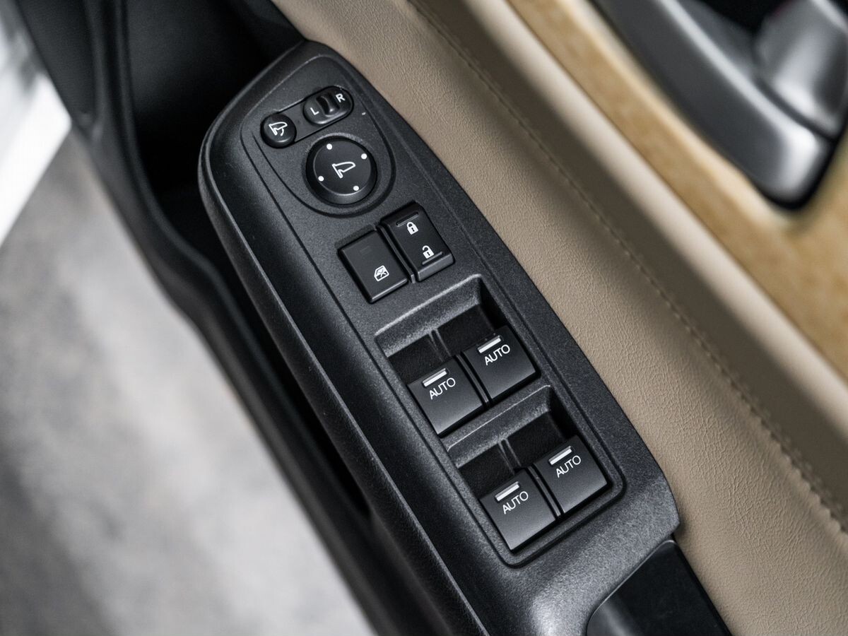 Honda Jade 2015 - фото автомобиля
