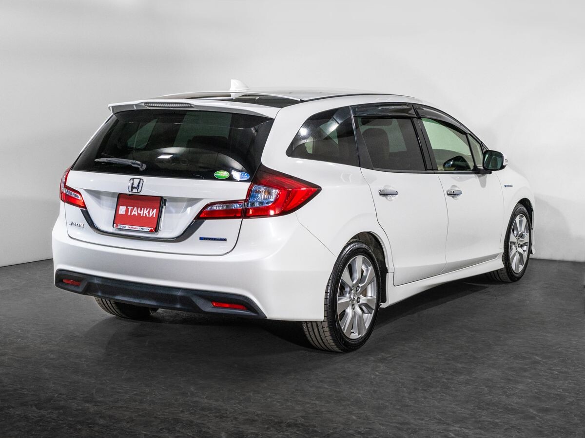 Honda Jade 2015 - фото автомобиля