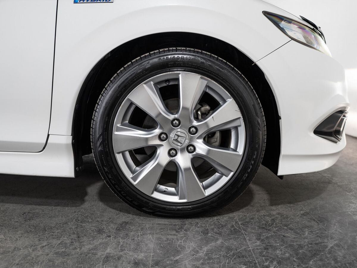 Honda Jade 2015 - фото автомобиля