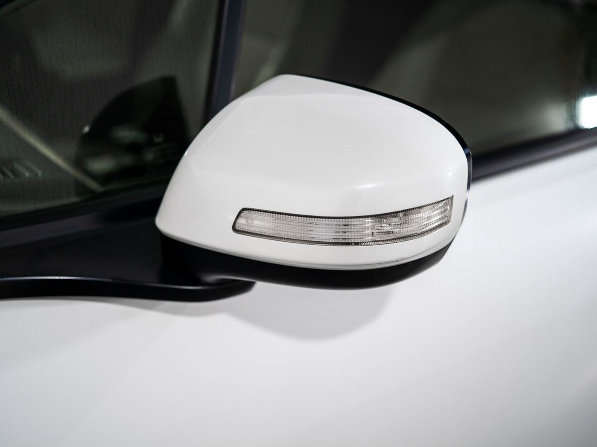 Honda Jade 2015 - фото автомобиля