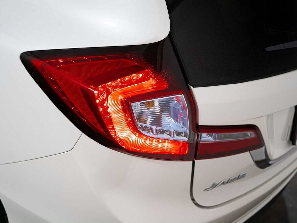 Honda Jade 2015 - фото автомобиля