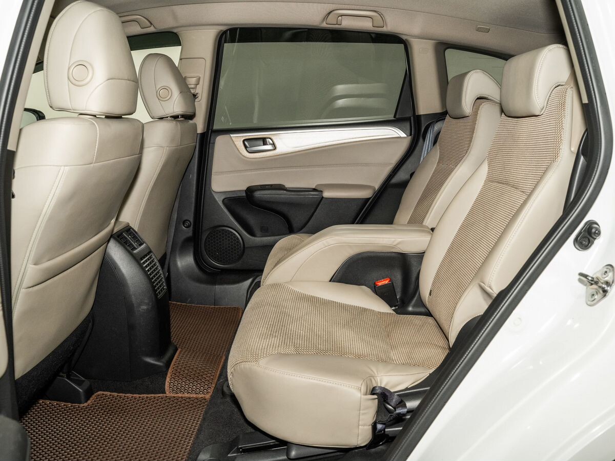 Honda Jade 2015 - фото автомобиля