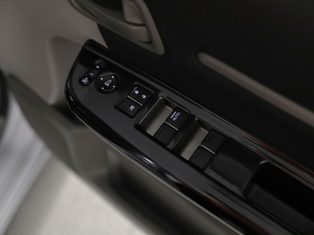 Honda Stepwgn 2015 - фото автомобиля