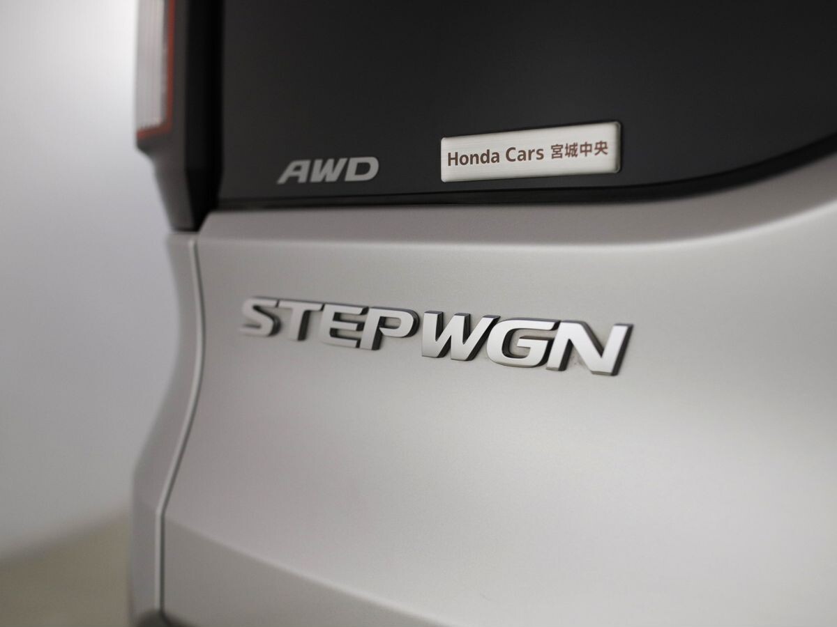 Honda Stepwgn 2015 - фото автомобиля