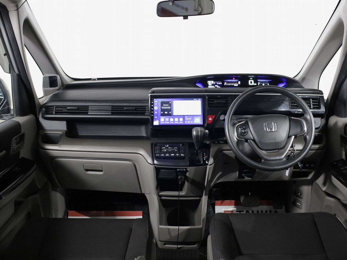 Honda Stepwgn 2015 - фото автомобиля