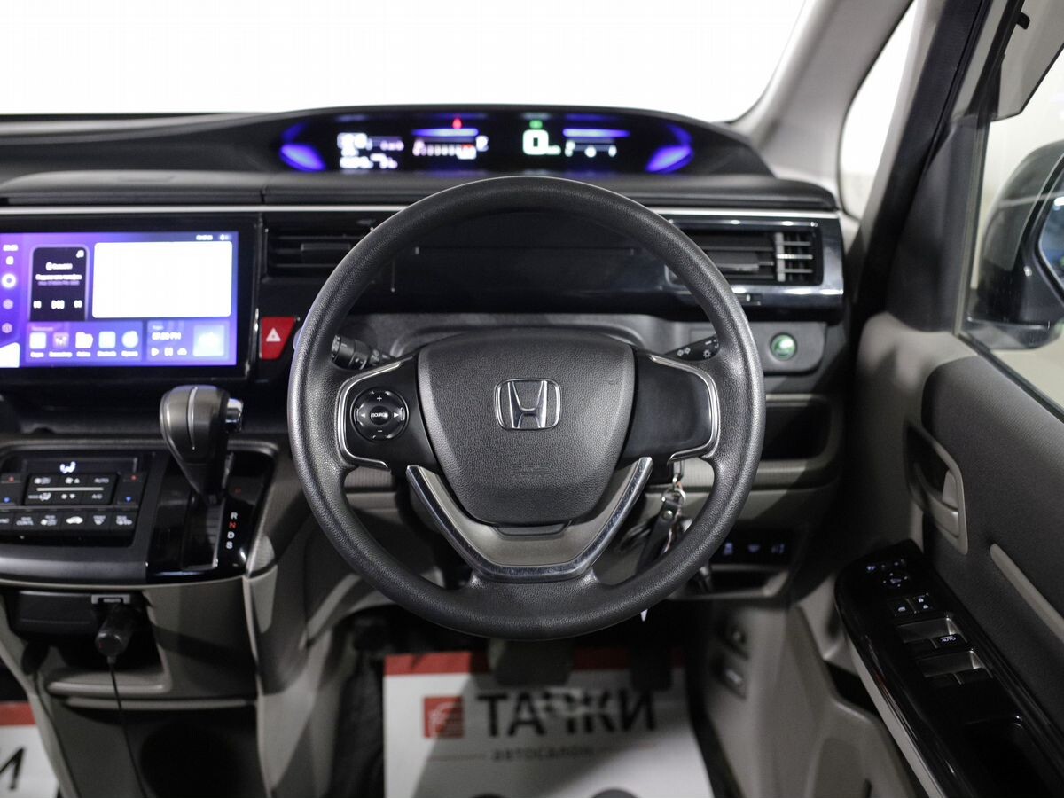 Honda Stepwgn 2015 - фото автомобиля
