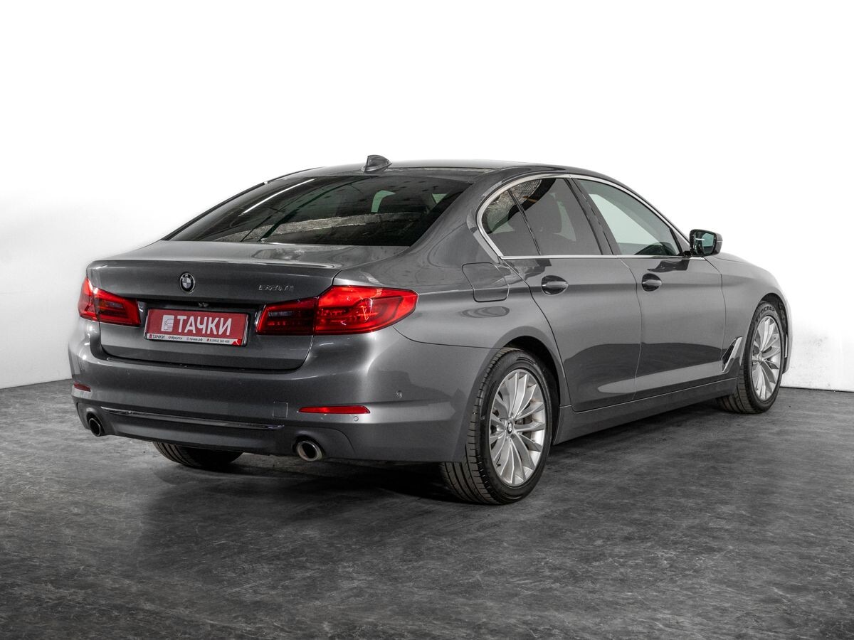 BMW 5-Series 2019 - фото автомобиля