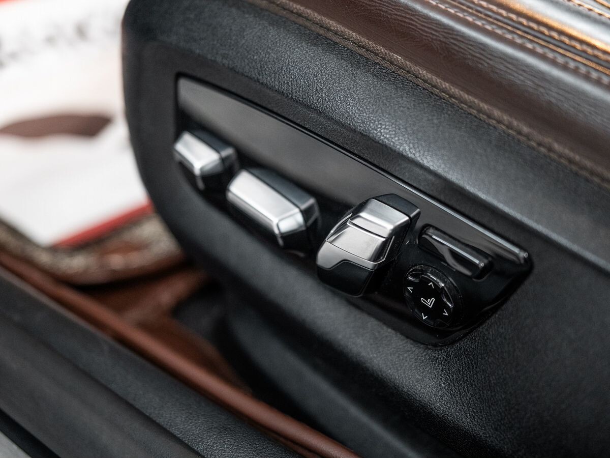 BMW 5-Series 2019 - фото автомобиля