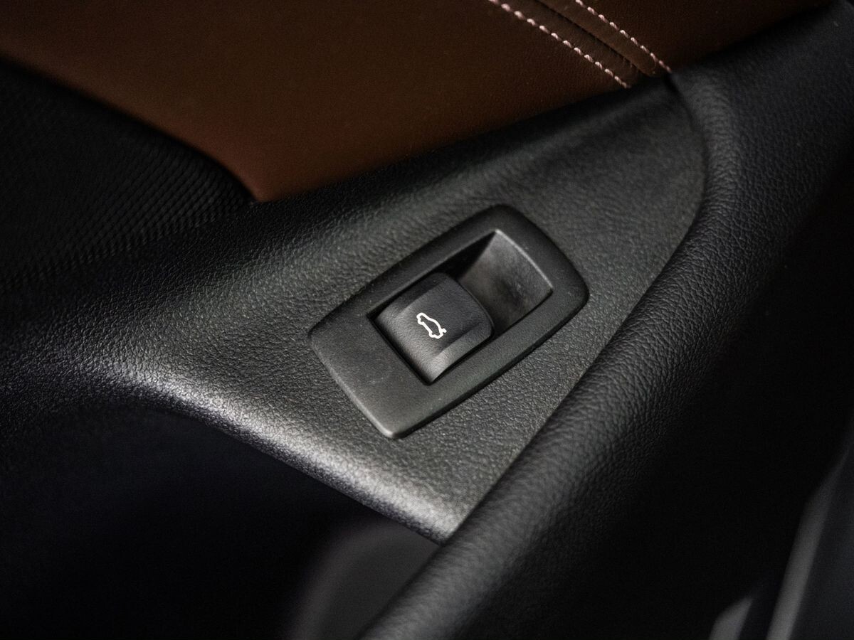 BMW 5-Series 2019 - фото автомобиля