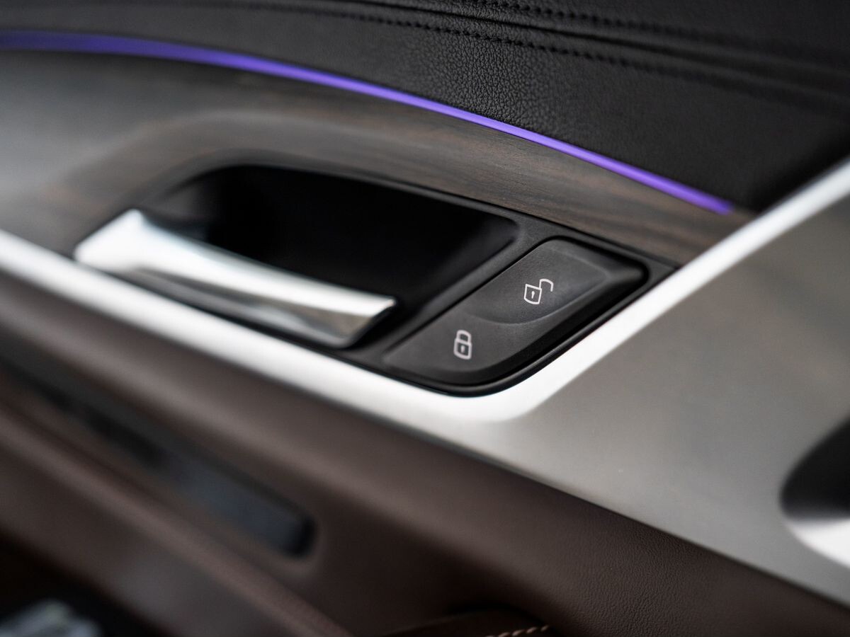 BMW 5-Series 2019 - фото автомобиля