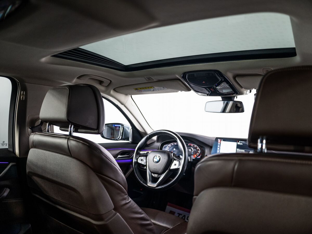 BMW 5-Series 2019 - фото автомобиля