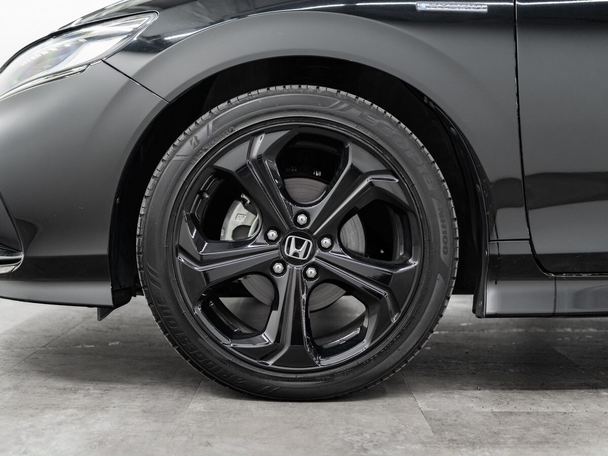 Honda Jade 2018 - фото автомобиля