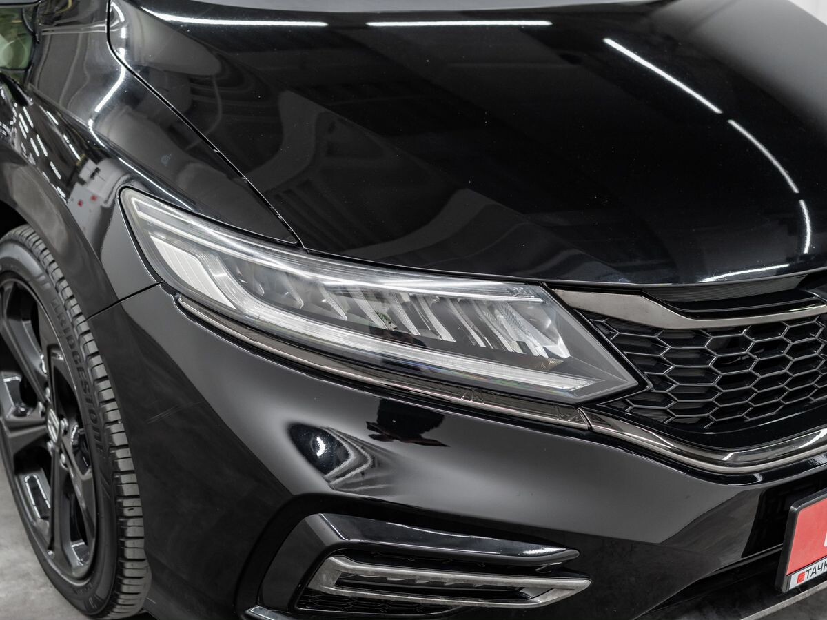 Honda Jade 2018 - фото автомобиля