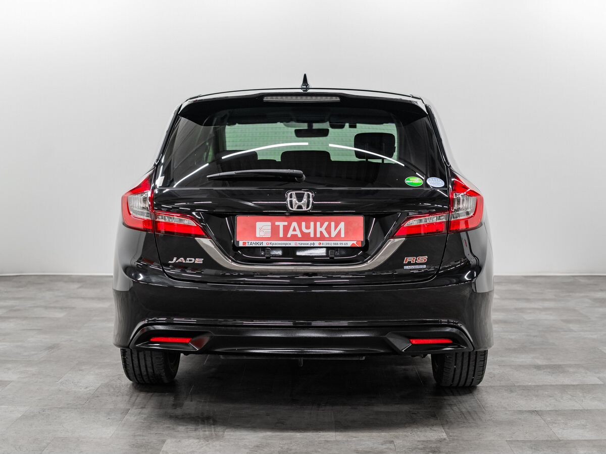 Honda Jade 2018 - фото автомобиля