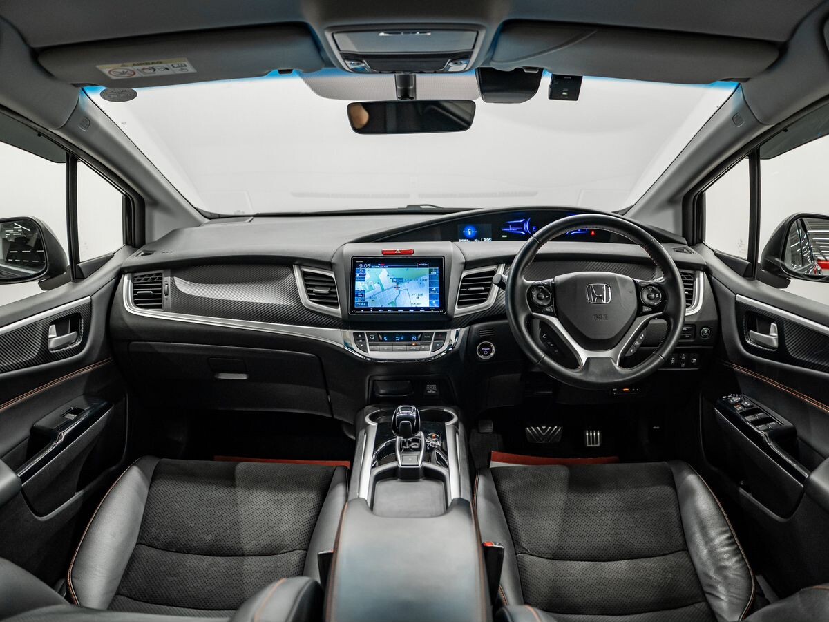 Honda Jade 2018 - фото автомобиля
