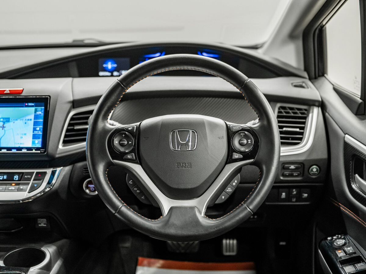 Honda Jade 2018 - фото автомобиля