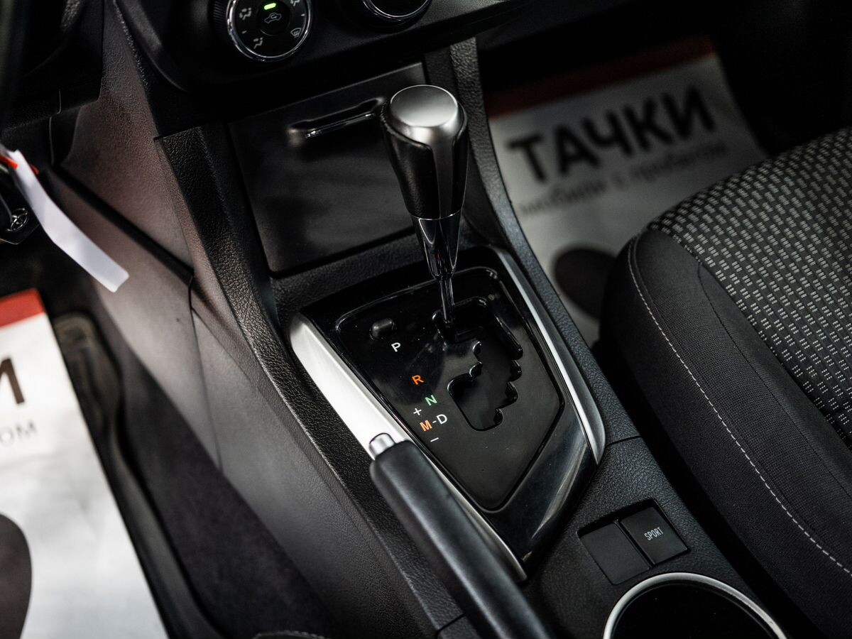 Toyota Corolla 2013 - фото автомобиля