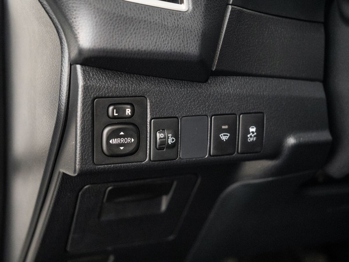 Toyota Corolla 2013 - фото автомобиля