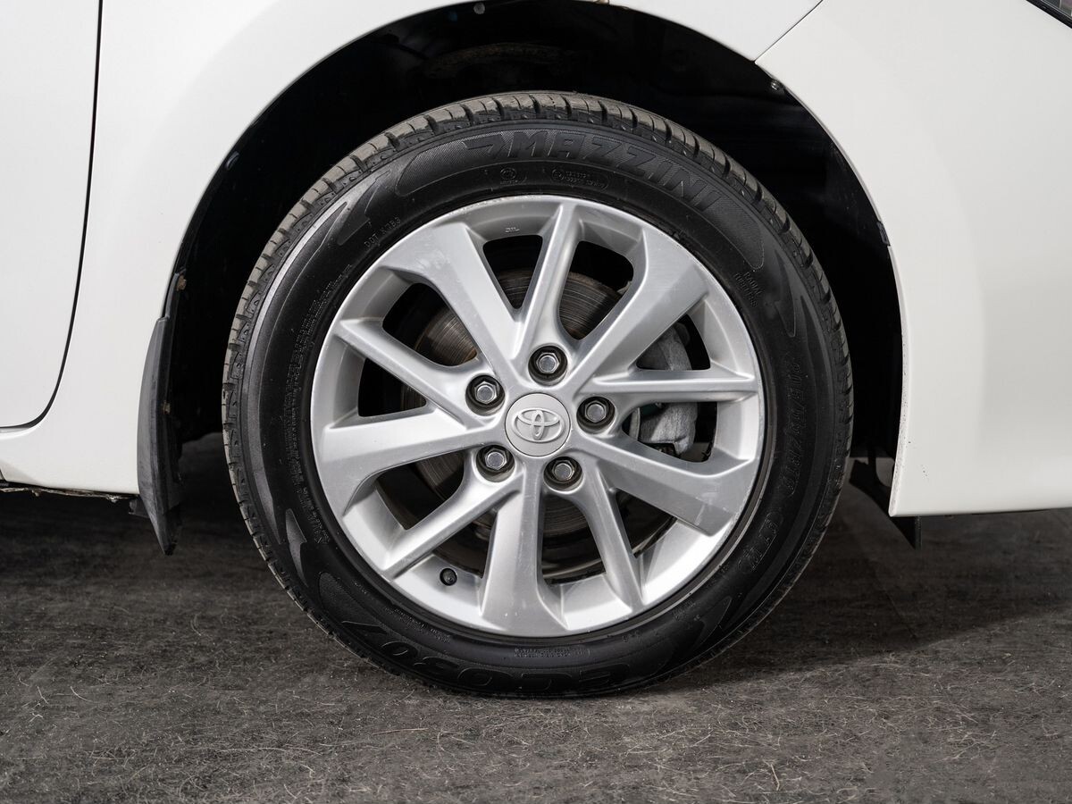 Toyota Corolla 2013 - фото автомобиля