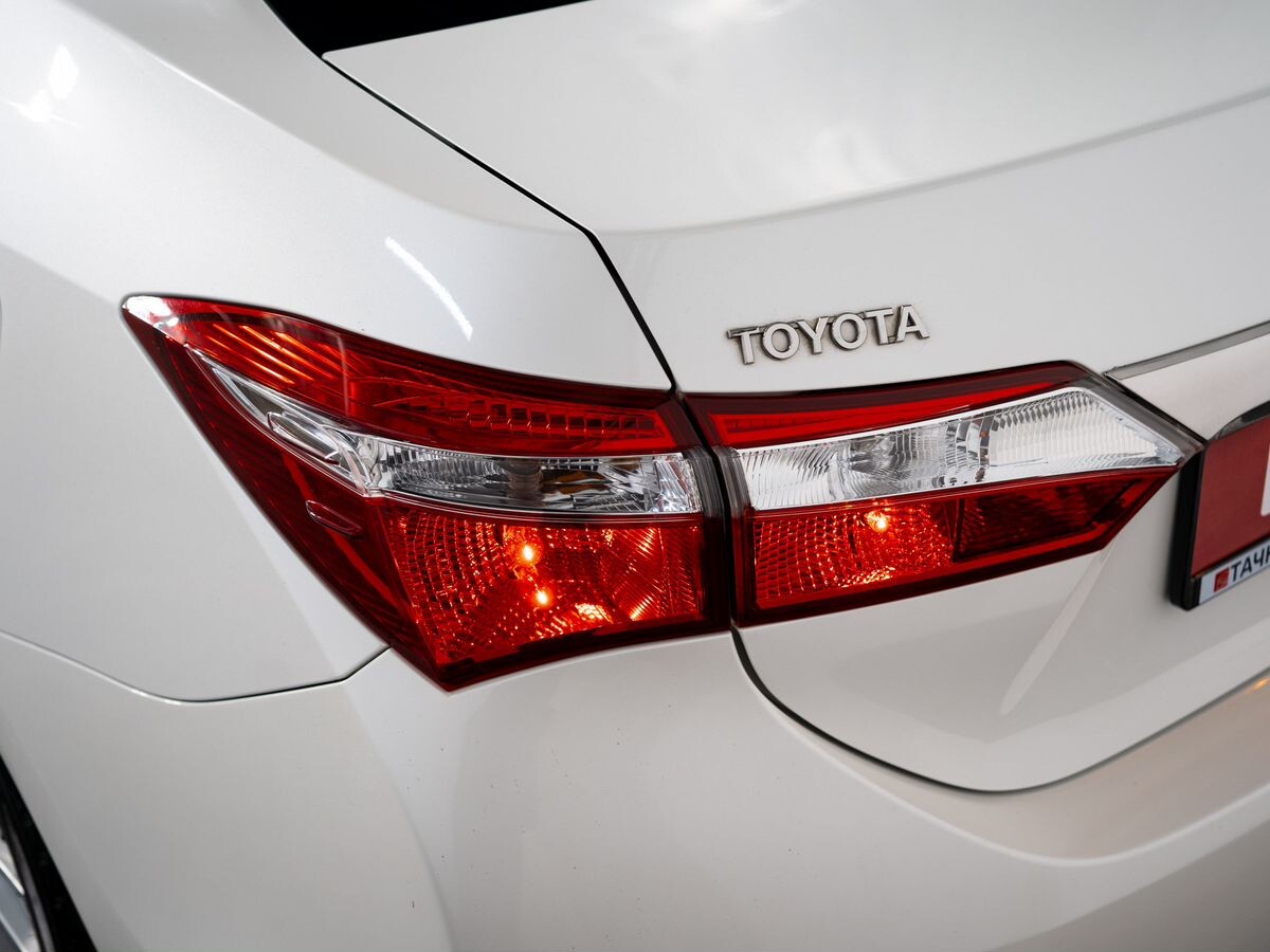 Toyota Corolla 2013 - фото автомобиля