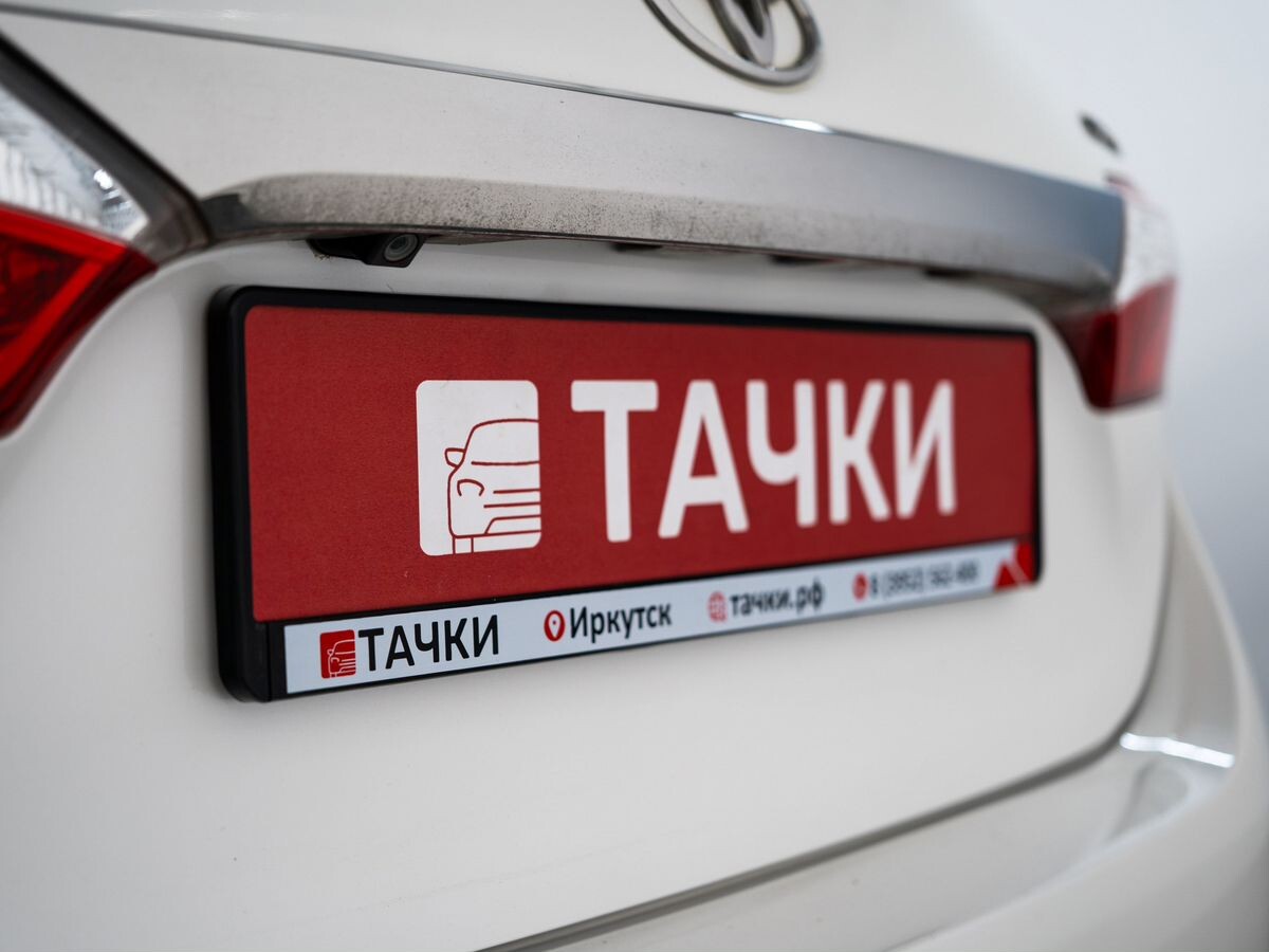 Toyota Corolla 2013 - фото автомобиля