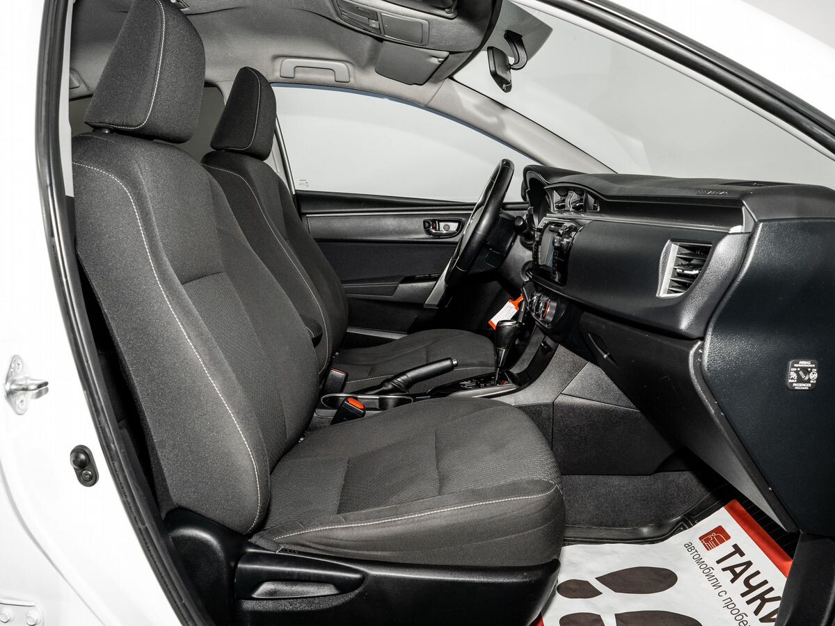 Toyota Corolla 2013 - фото автомобиля