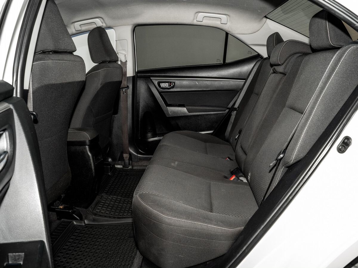 Toyota Corolla 2013 - фото автомобиля