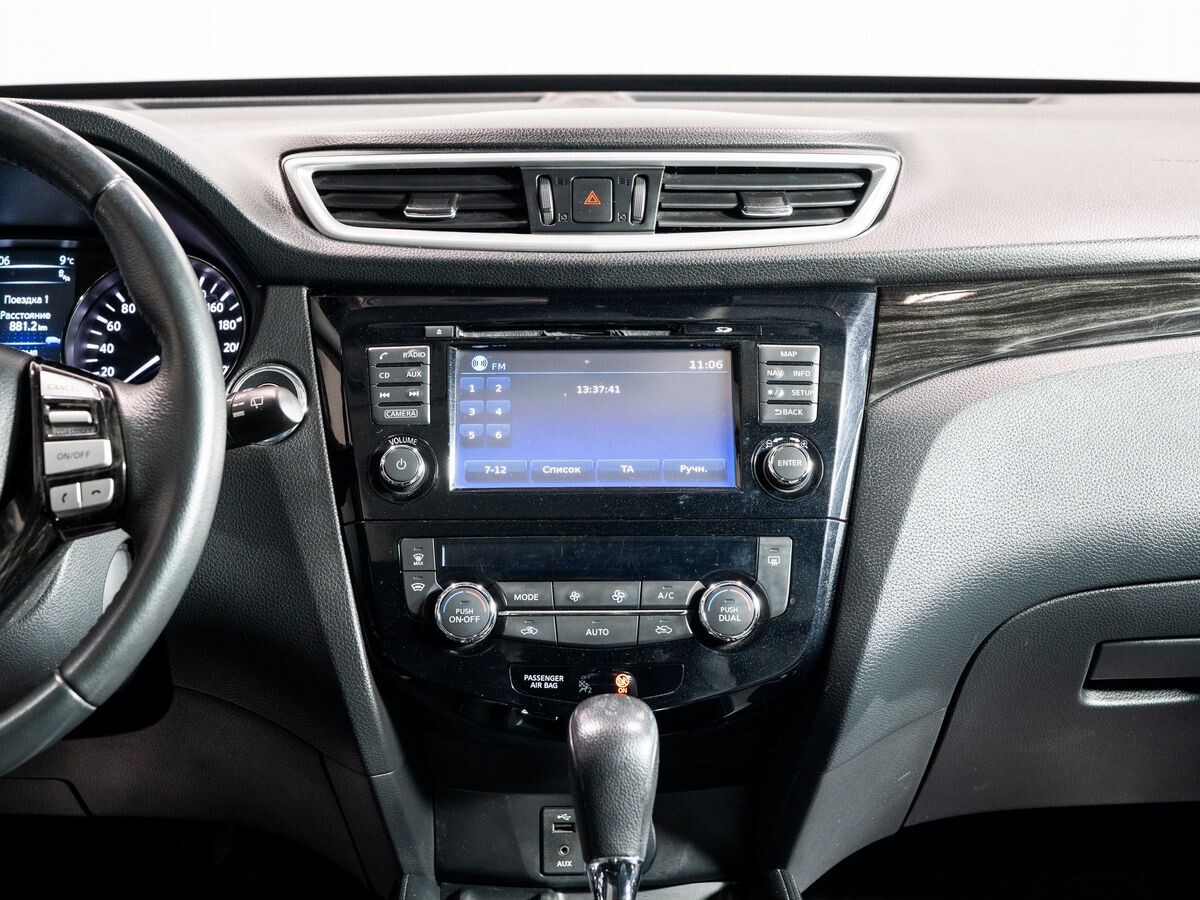 Nissan X-Trail 2017 - фото автомобиля