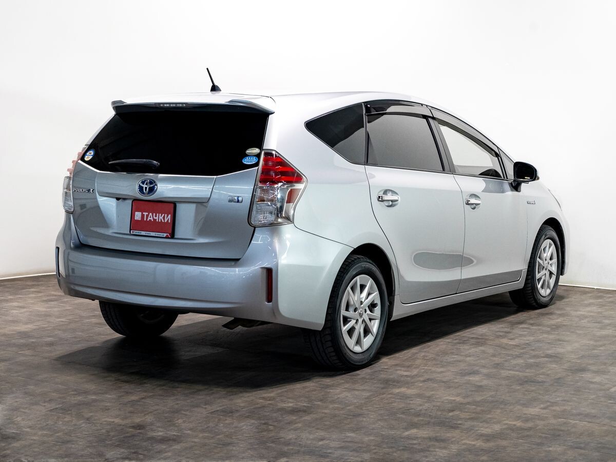 Toyota Prius Alpha 2019 - фото автомобиля