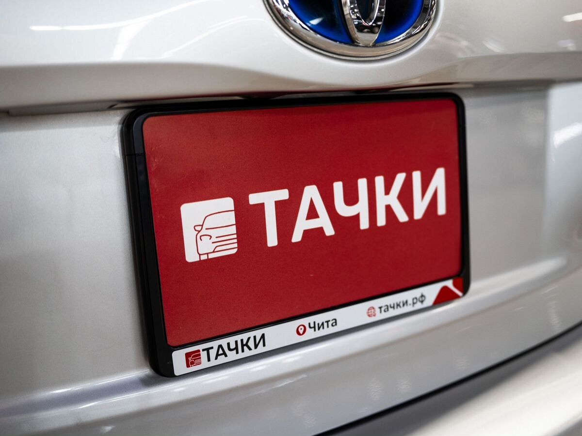 Toyota Prius Alpha 2019 - фото автомобиля