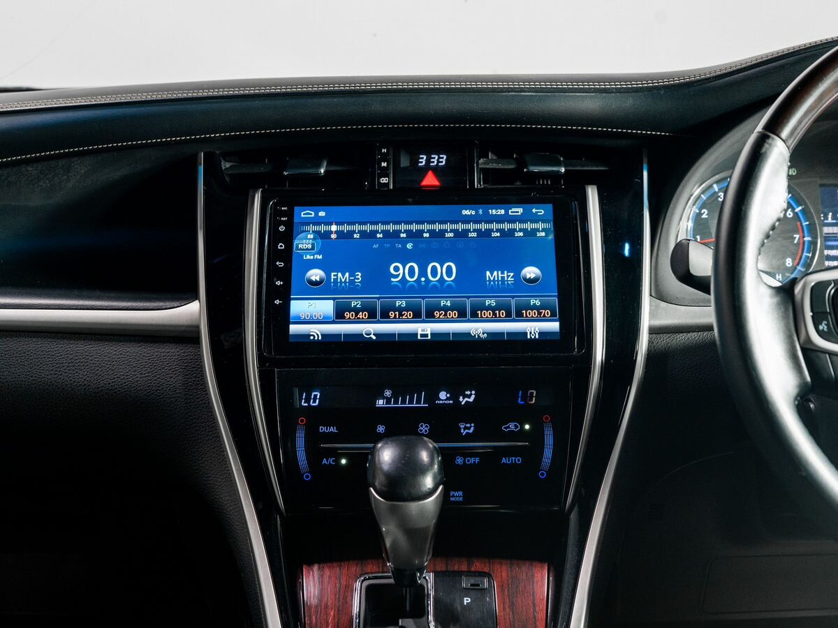 Toyota Harrier 2016 - фото автомобиля