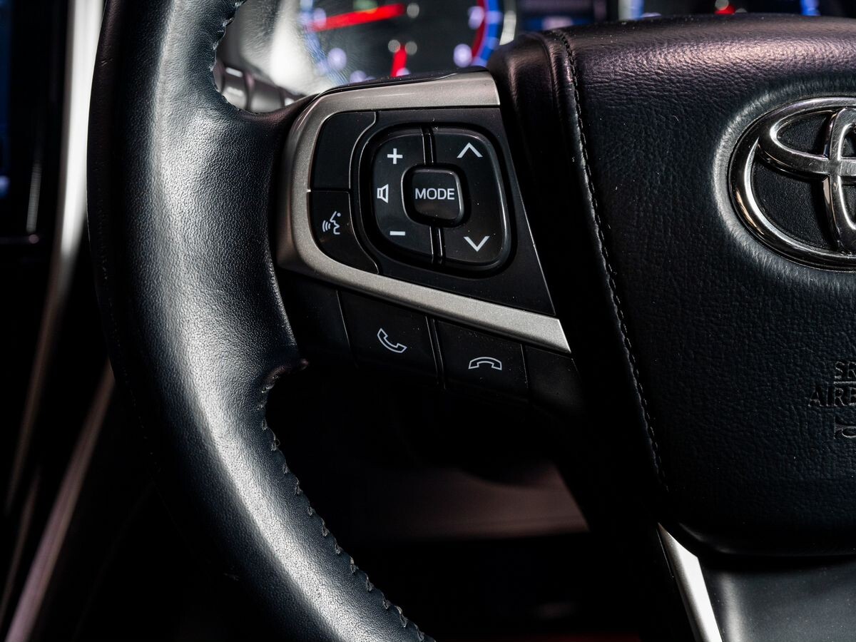 Toyota Harrier 2016 - фото автомобиля