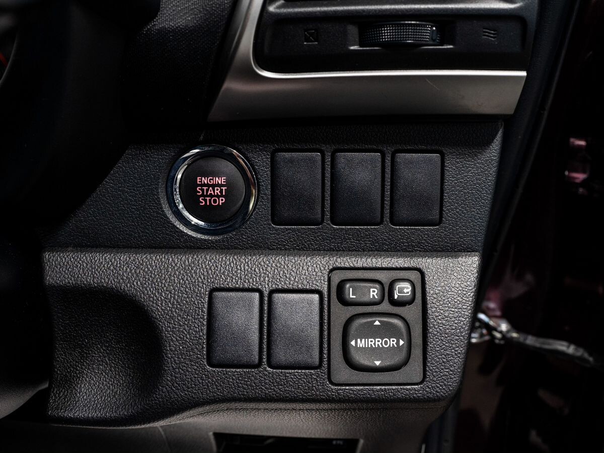 Toyota Ractis 2011 - фото автомобиля