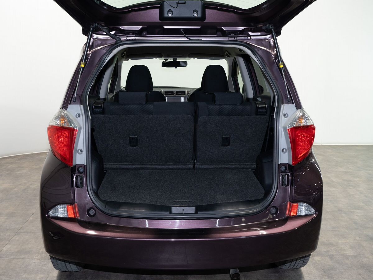 Toyota Ractis 2011 - фото автомобиля