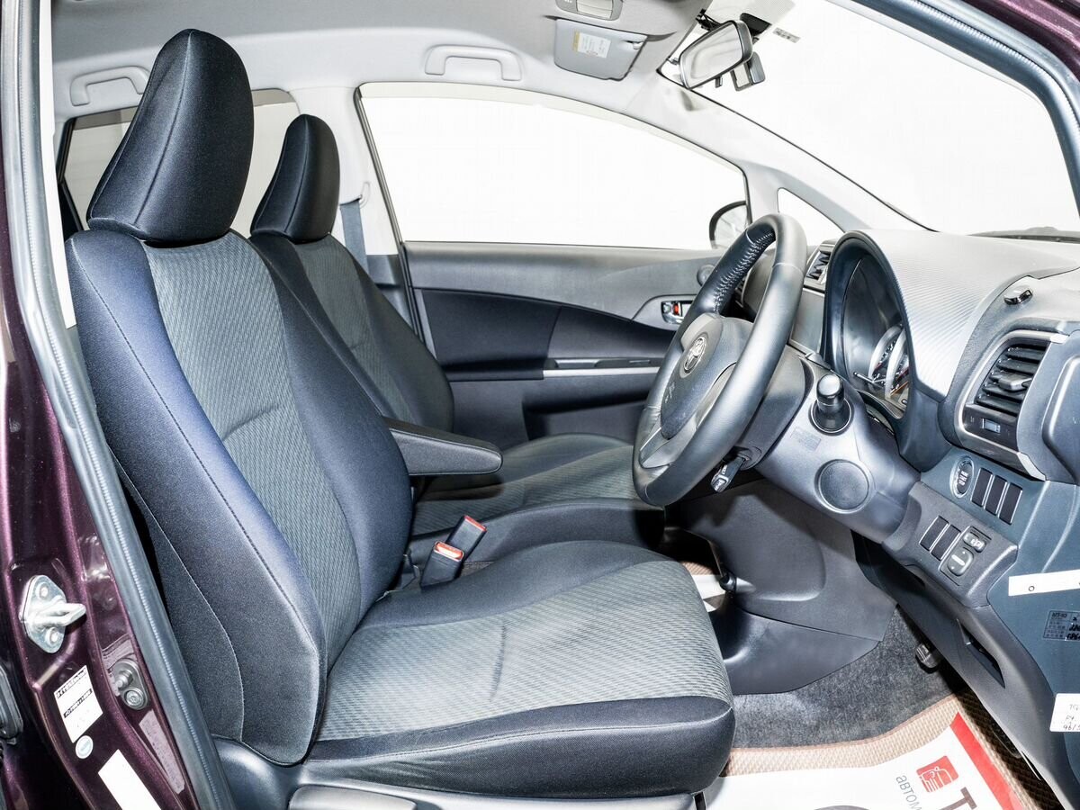 Toyota Ractis 2011 - фото автомобиля