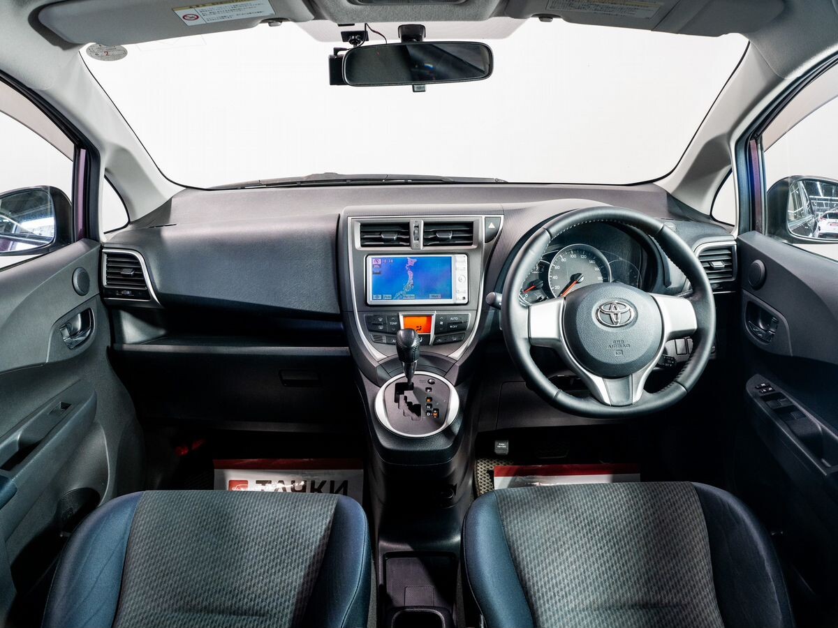 Toyota Ractis 2011 - фото автомобиля