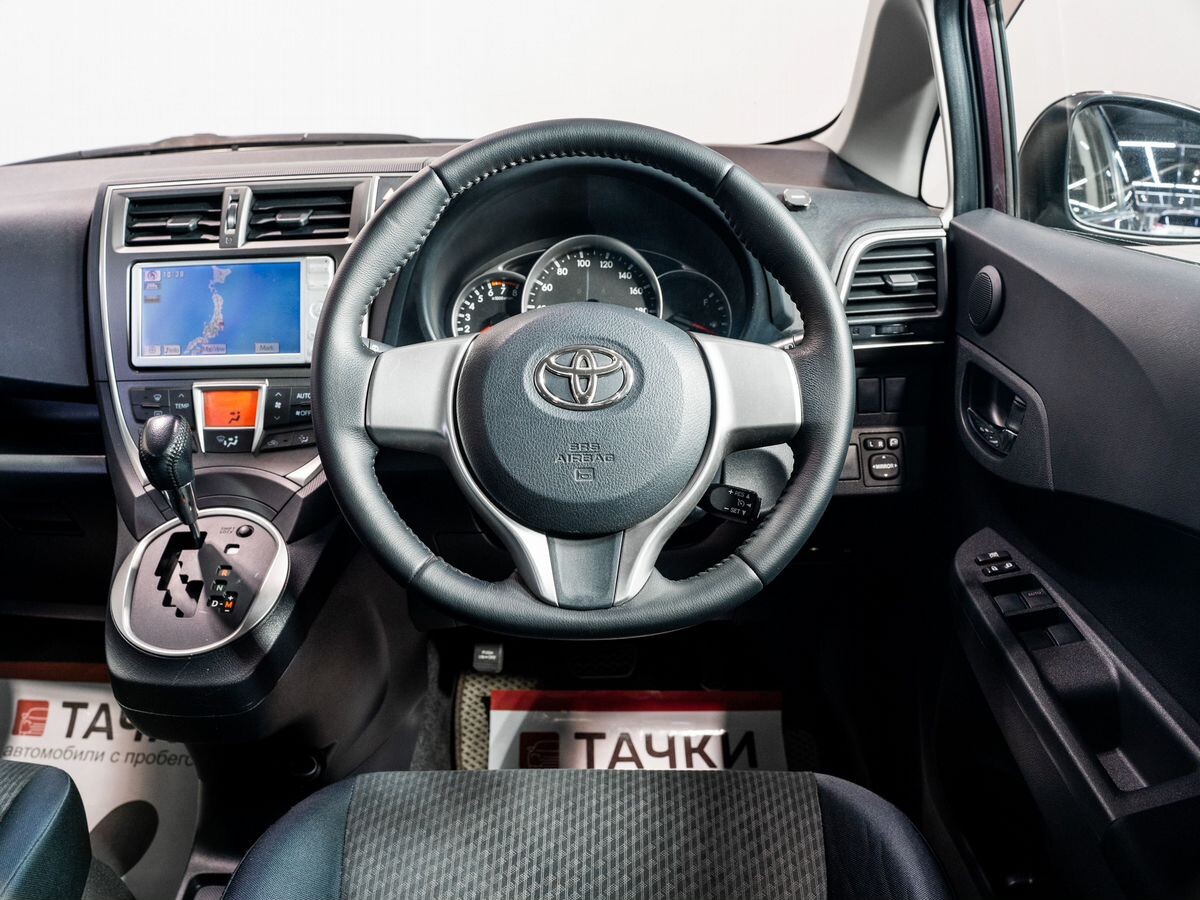 Toyota Ractis 2011 - фото автомобиля