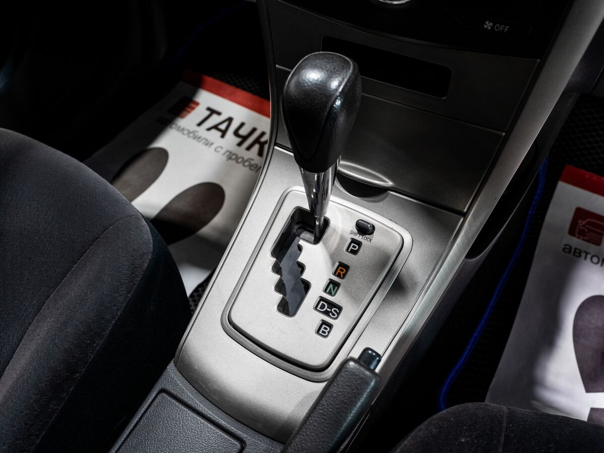Toyota Corolla Fielder 2010 - фото автомобиля