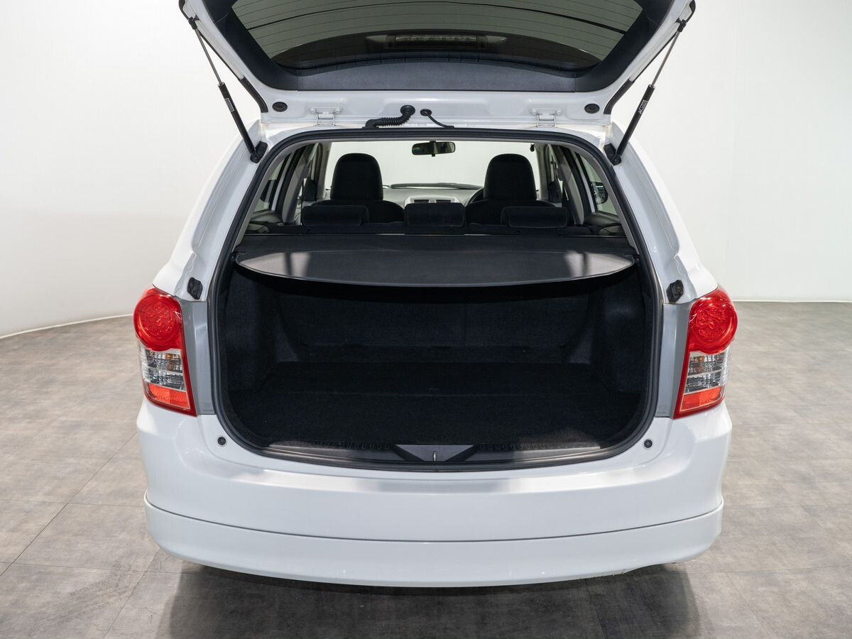Toyota Corolla Fielder 2010 - фото автомобиля