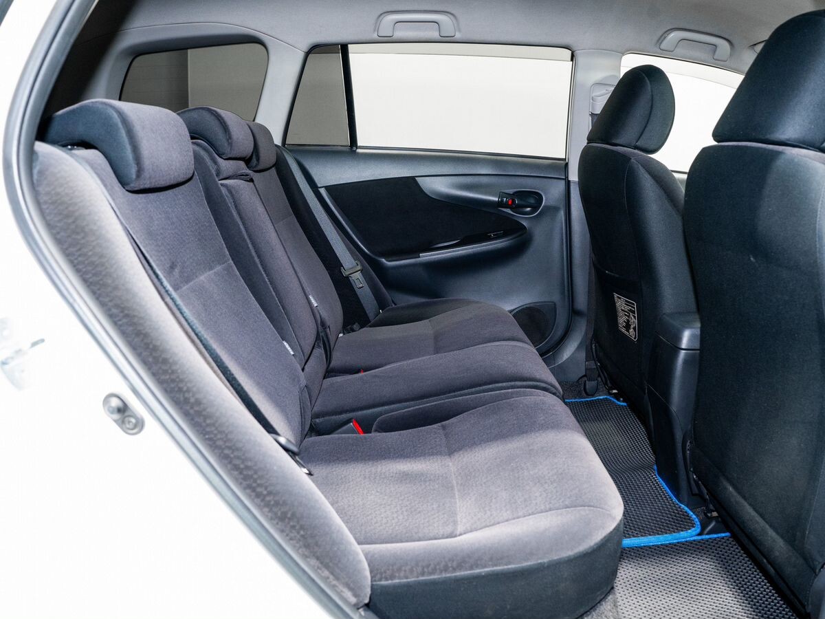 Toyota Corolla Fielder 2010 - фото автомобиля
