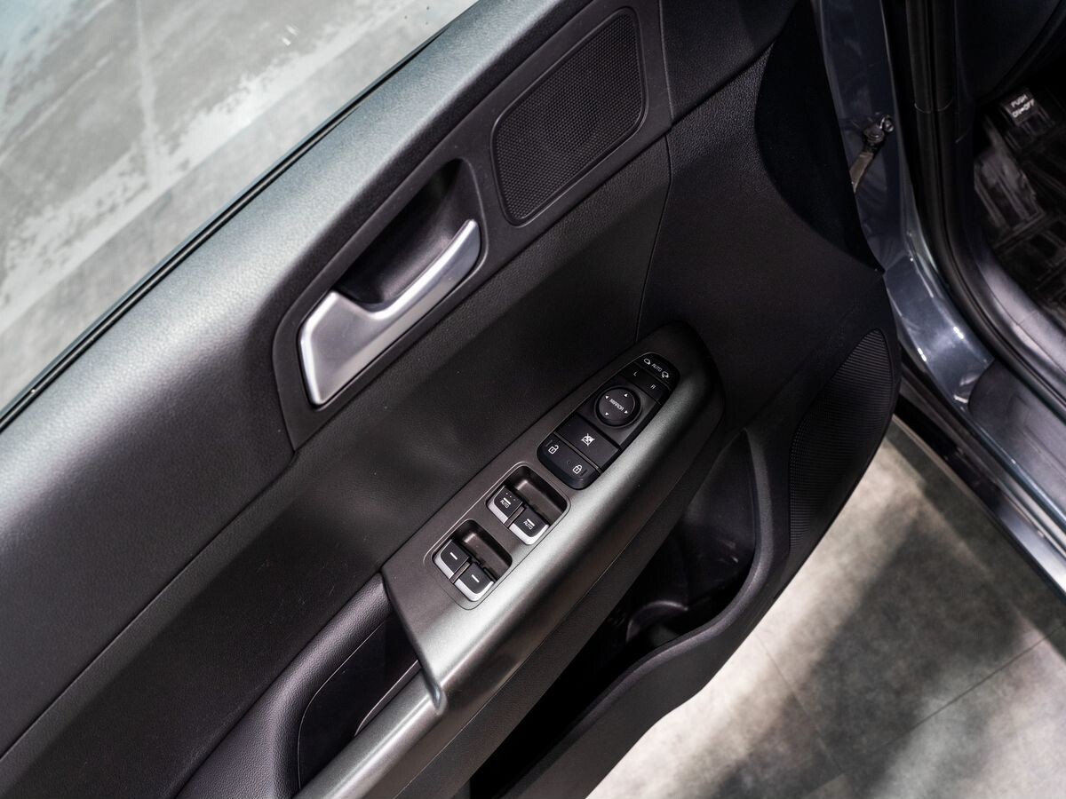Kia Sportage 2021 - фото автомобиля