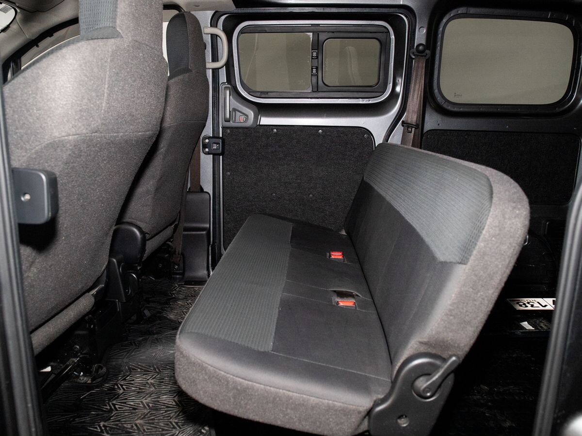 Nissan NV200 2023 - фото автомобиля