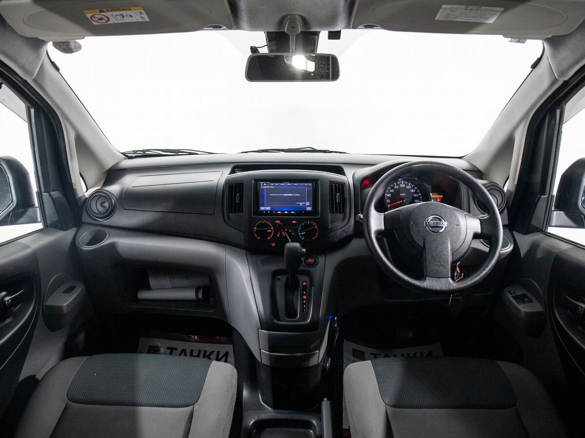 Nissan NV200 2023 - фото автомобиля