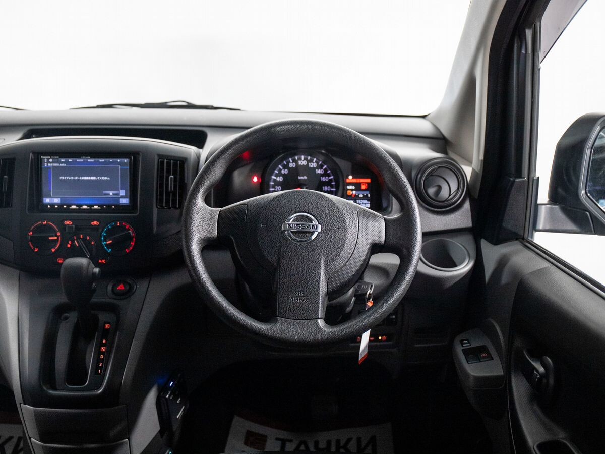 Nissan NV200 2023 - фото автомобиля